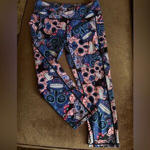 CVG Cotton Candy Skull Workout Capris - Large